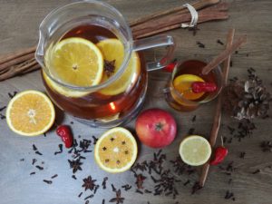 Read more about the article Przepis na zimową rozgrzewającą herbatę